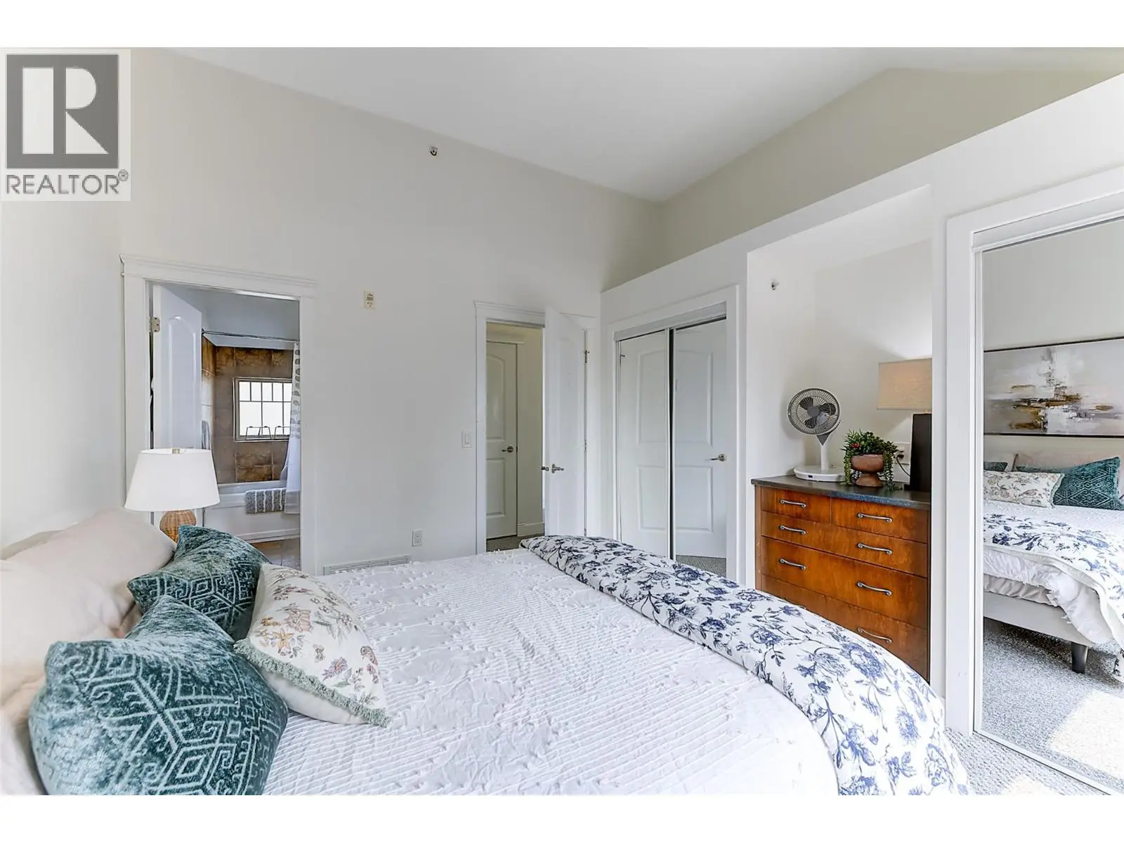 1795 Country Club Drive Unit# 204. Kelowna, British Columbia