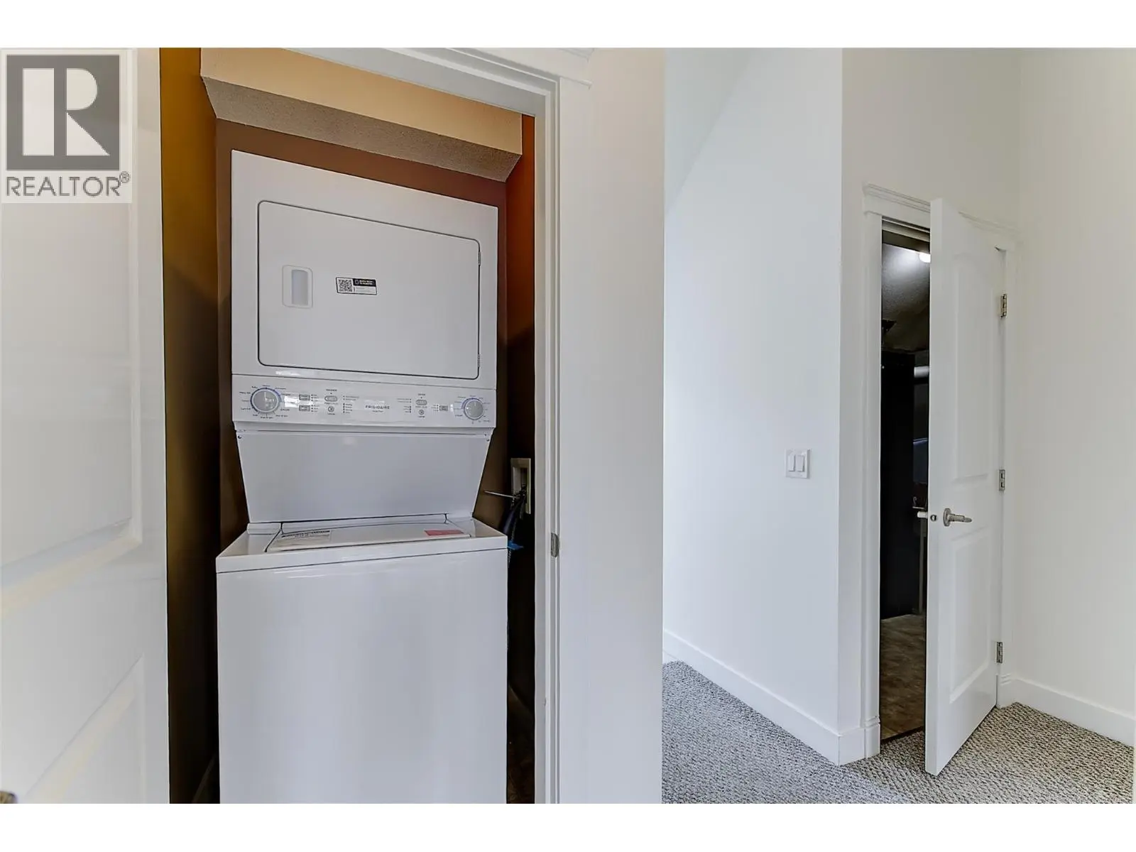 1795 Country Club Drive Unit# 204. Kelowna, British Columbia