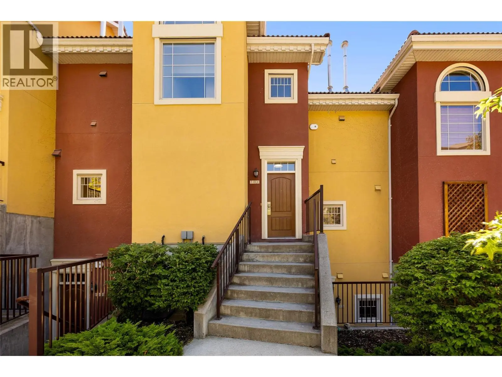 1795 Country Club Drive Unit# 204. Kelowna, British Columbia
