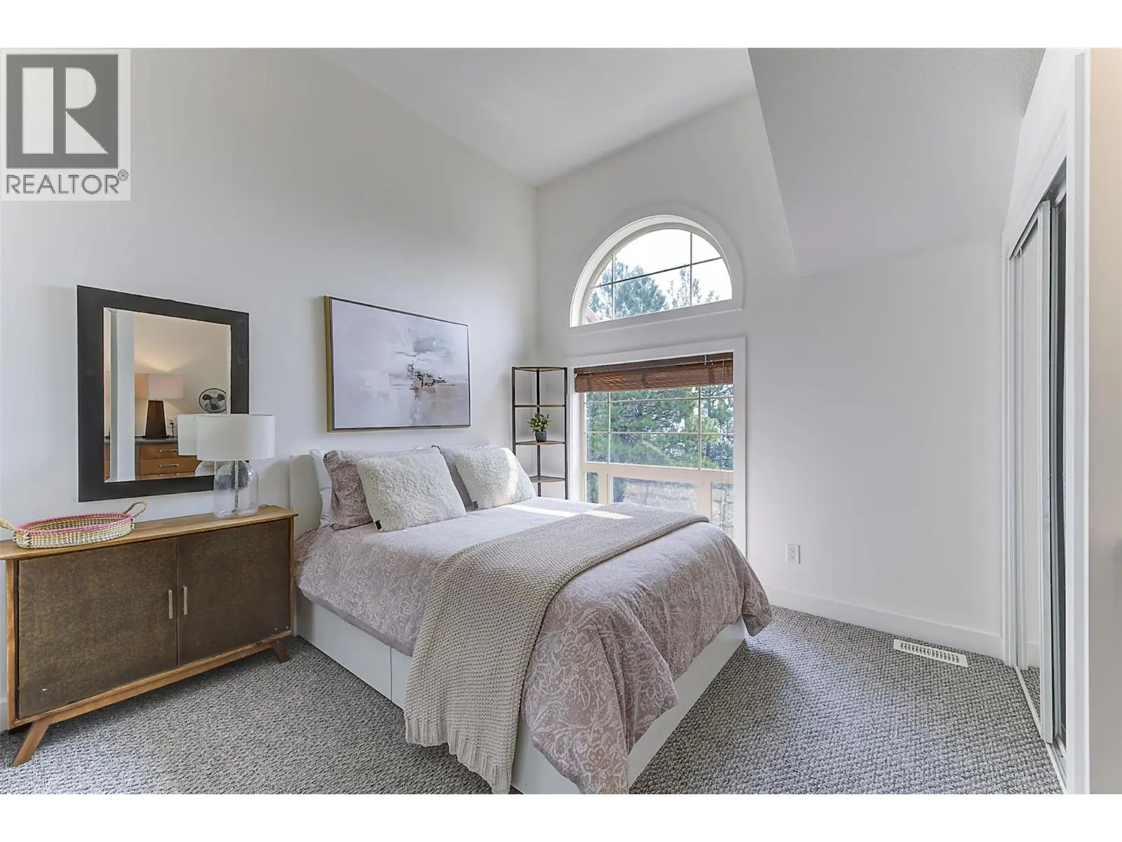 1795 Country Club Drive Unit# 204. Kelowna, British Columbia