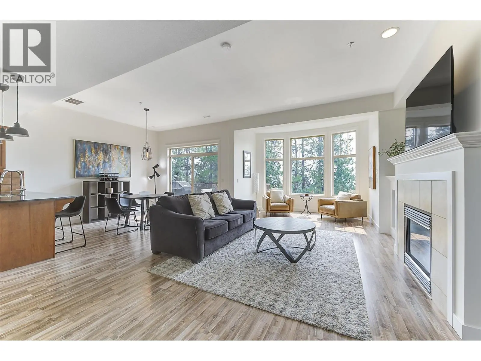 1795 Country Club Drive Unit# 204. Kelowna, British Columbia