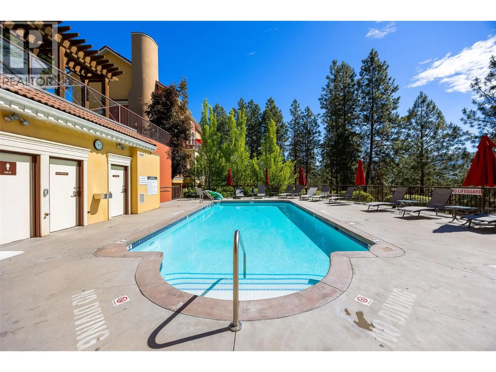 1795 Country Club Drive Unit# 204. Kelowna, British Columbia