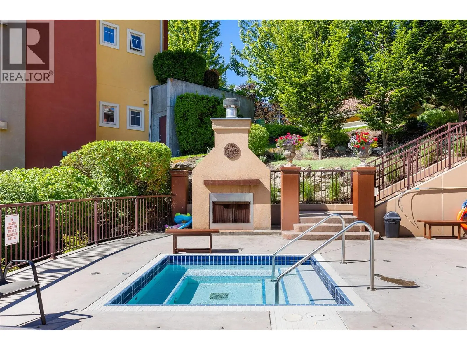 1795 Country Club Drive Unit# 204. Kelowna, British Columbia