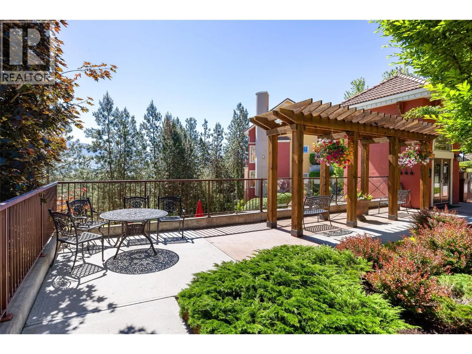 1795 Country Club Drive Unit# 204. Kelowna, British Columbia