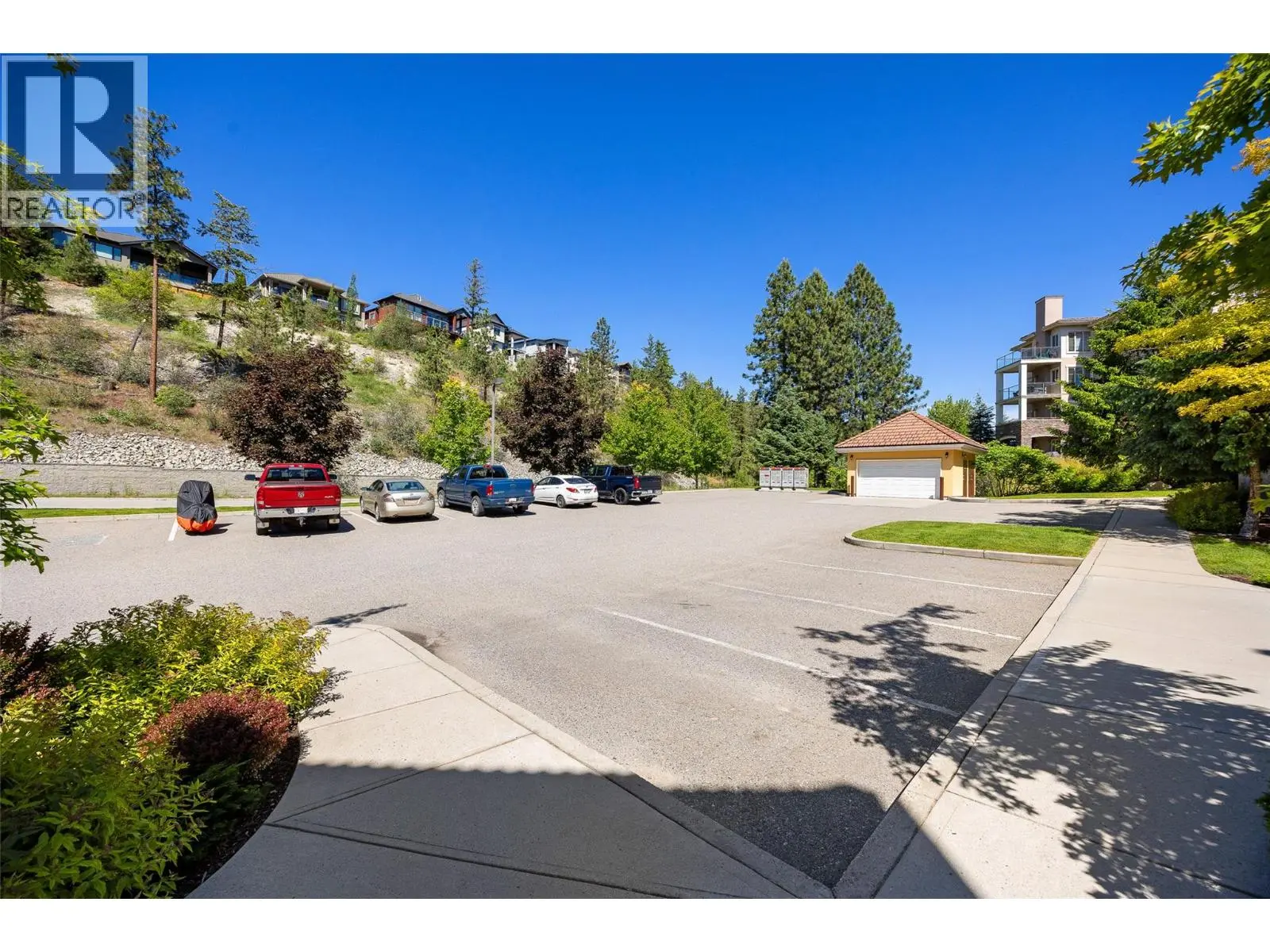1795 Country Club Drive Unit# 204. Kelowna, British Columbia