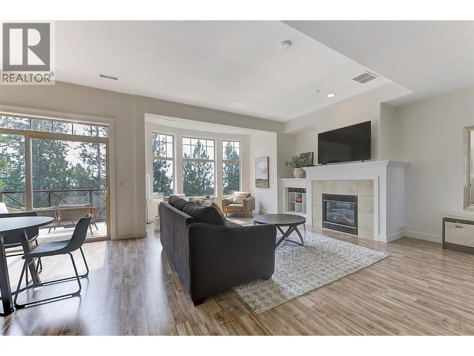 1795 Country Club Drive Unit# 204. Kelowna, British Columbia