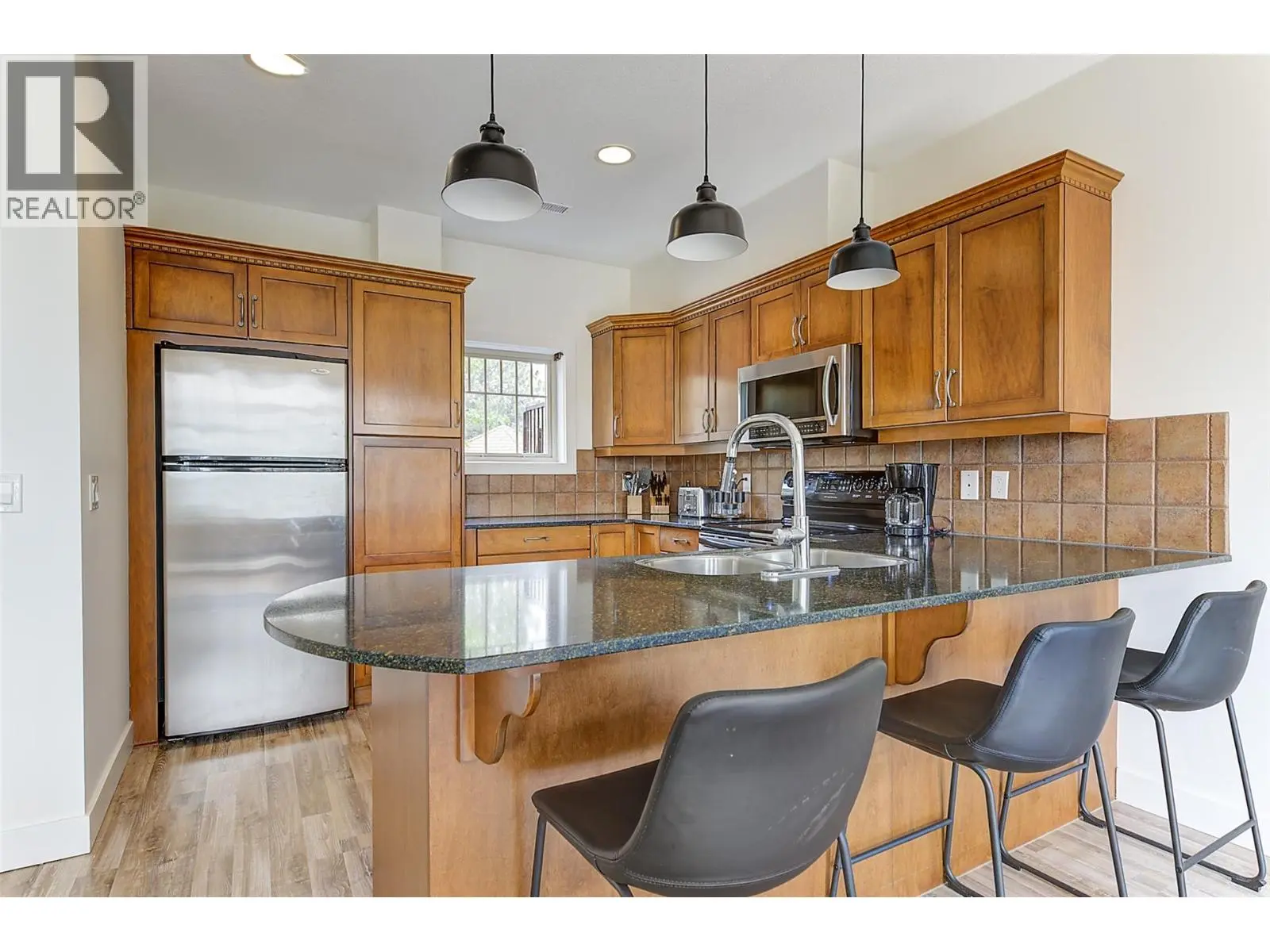 1795 Country Club Drive Unit# 204. Kelowna, British Columbia