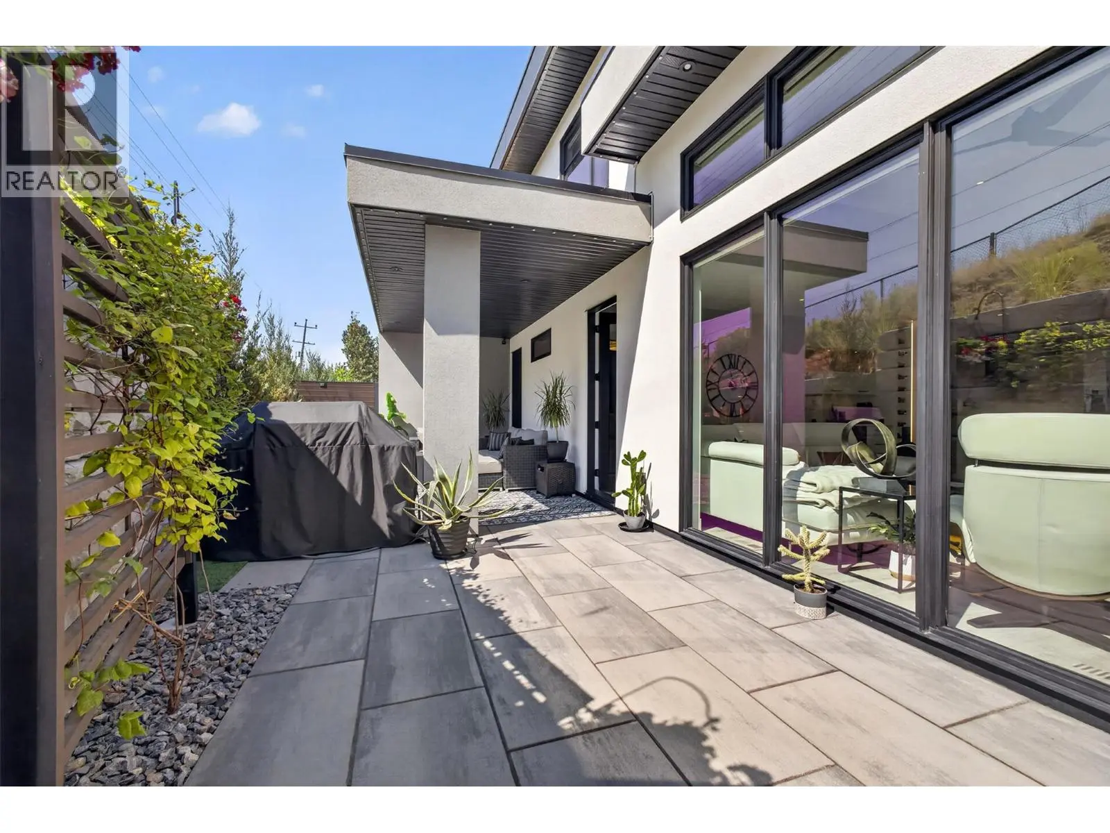 537 Hawes Court. Kelowna, British Columbia