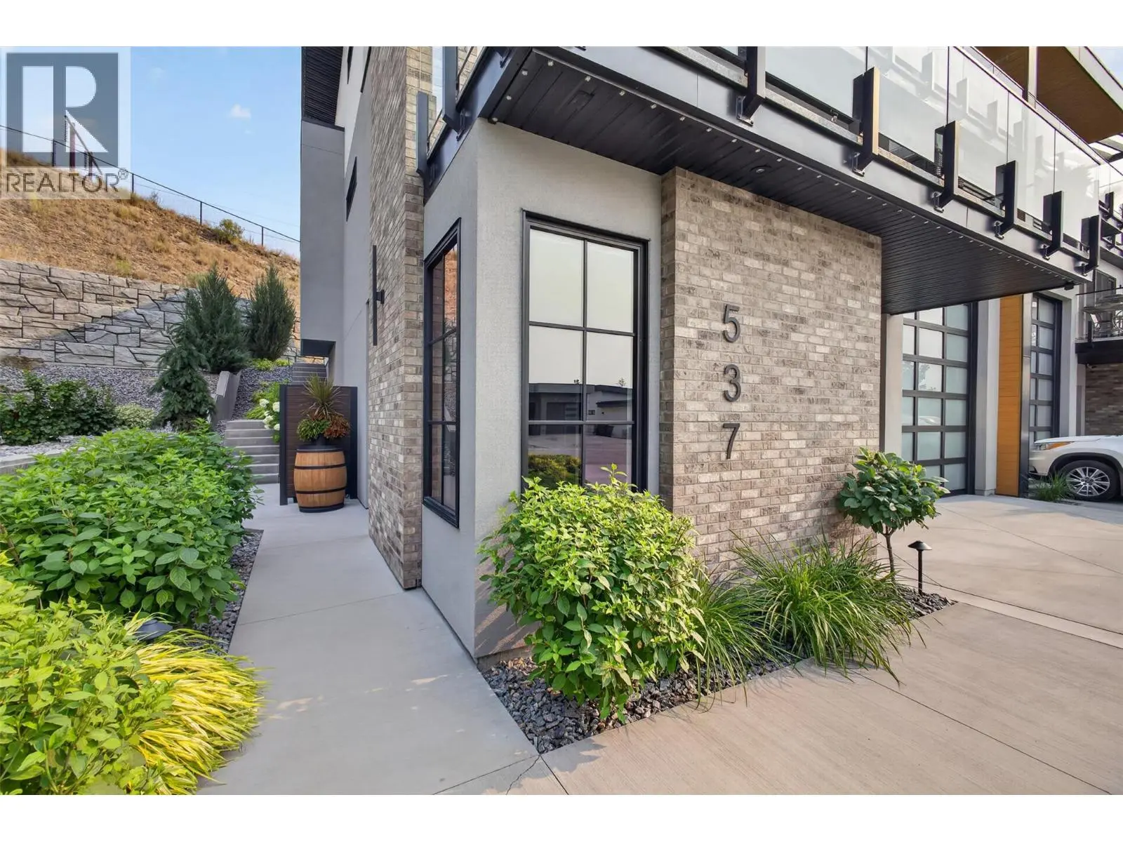 537 Hawes Court. Kelowna, British Columbia