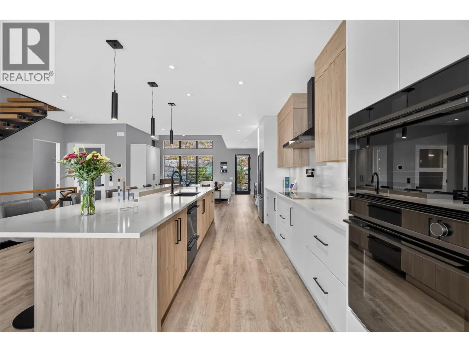 537 Hawes Court. Kelowna, British Columbia