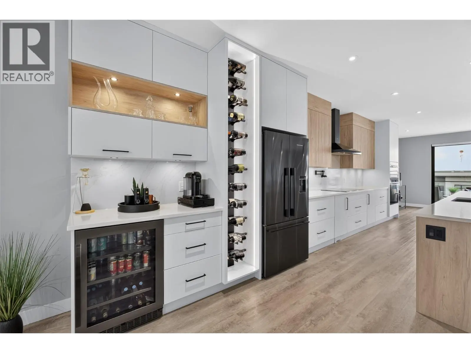 537 Hawes Court. Kelowna, British Columbia