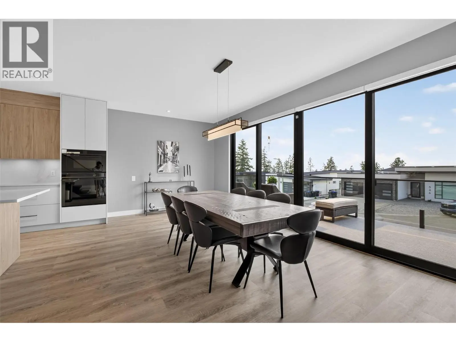537 Hawes Court. Kelowna, British Columbia