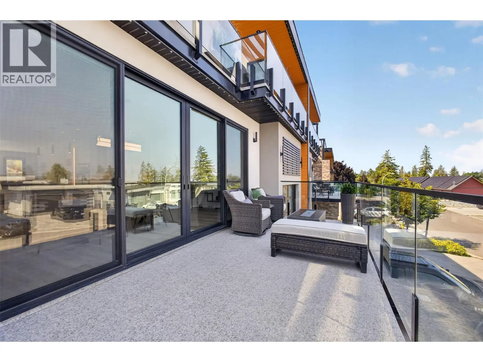 537 Hawes Court. Kelowna, British Columbia