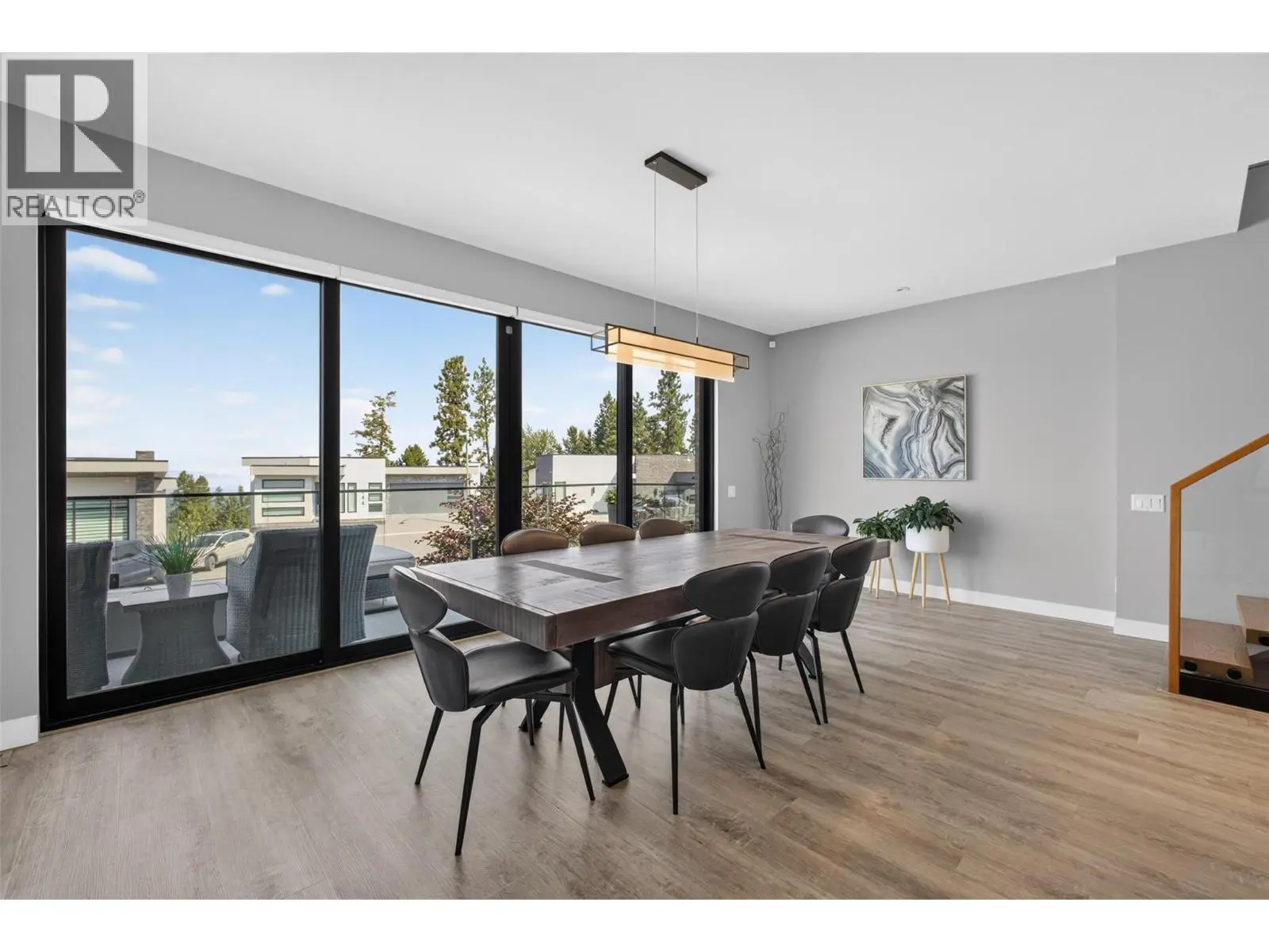537 Hawes Court. Kelowna, British Columbia