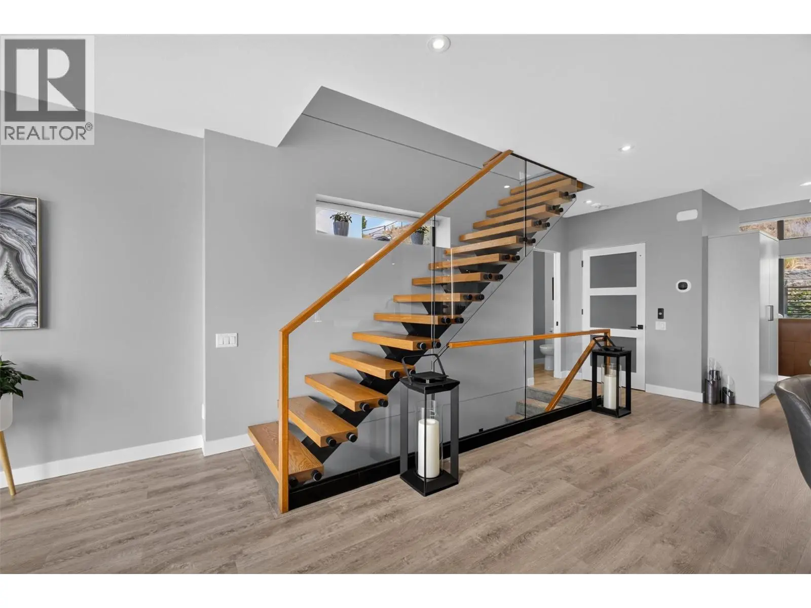 537 Hawes Court. Kelowna, British Columbia