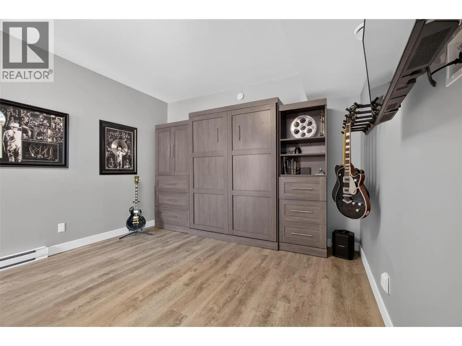 537 Hawes Court. Kelowna, British Columbia