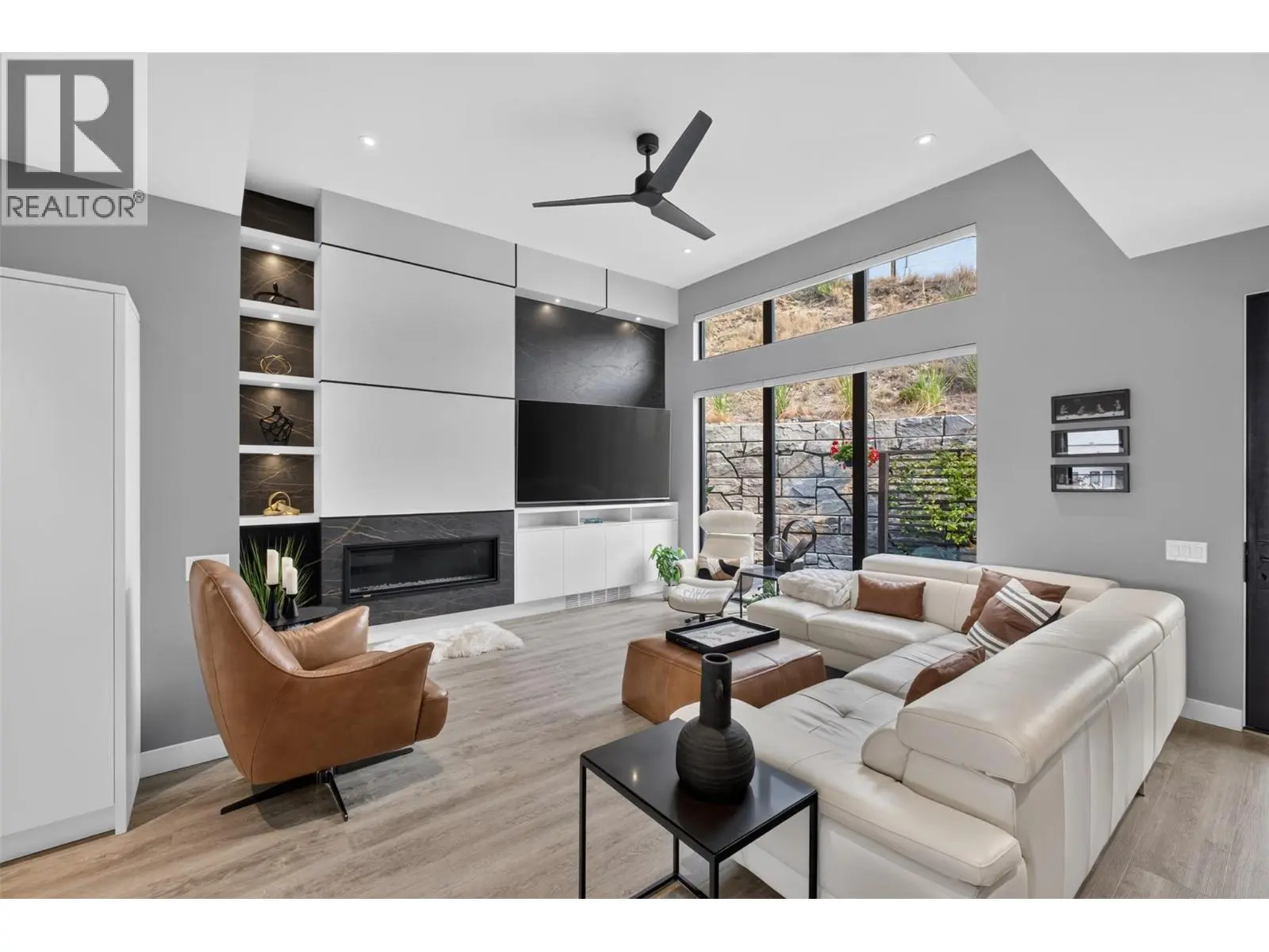 537 Hawes Court. Kelowna, British Columbia