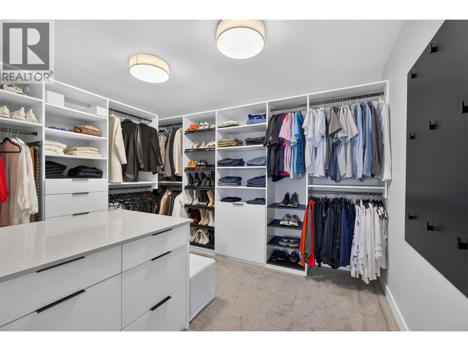 537 Hawes Court. Kelowna, British Columbia