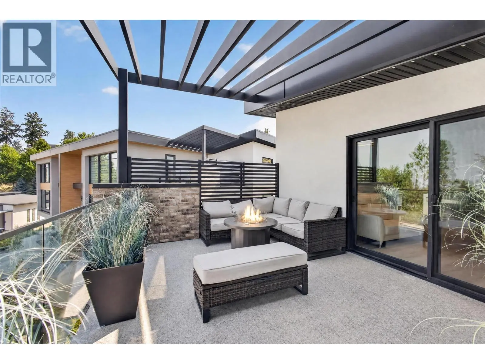 537 Hawes Court. Kelowna, British Columbia
