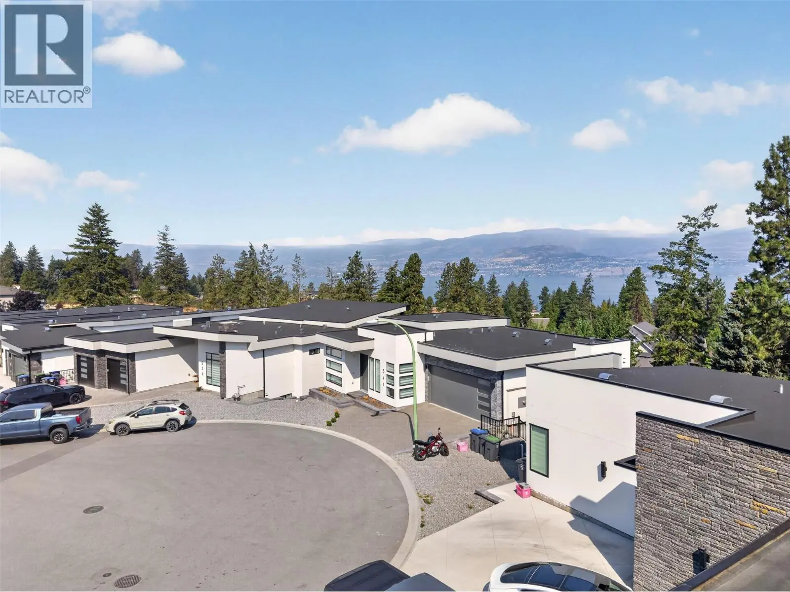 537 Hawes Court. Kelowna, British Columbia