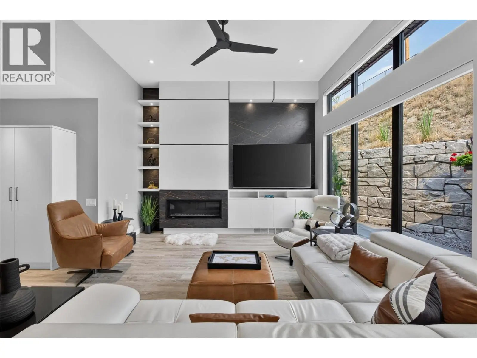 537 Hawes Court. Kelowna, British Columbia