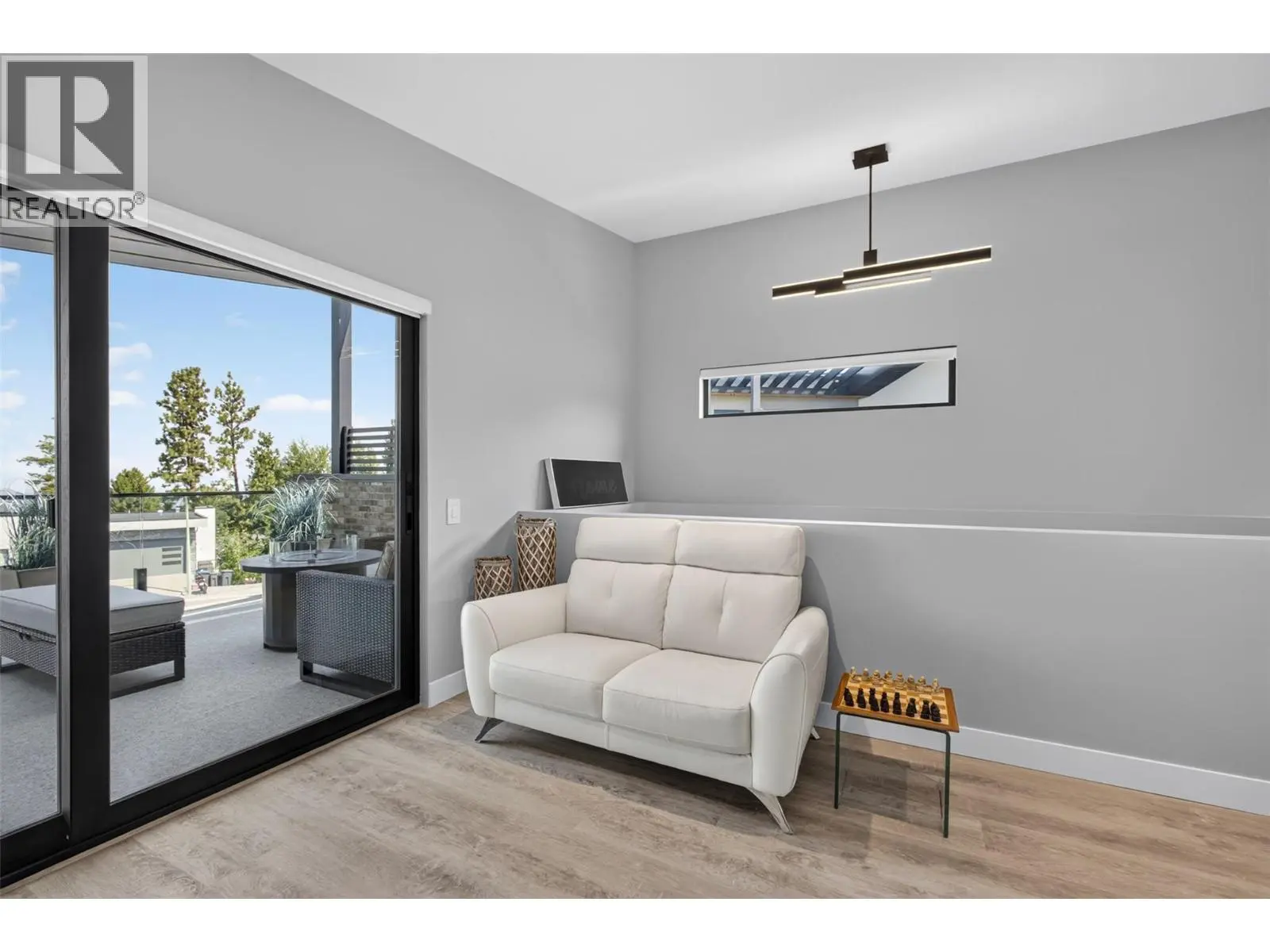 537 Hawes Court. Kelowna, British Columbia