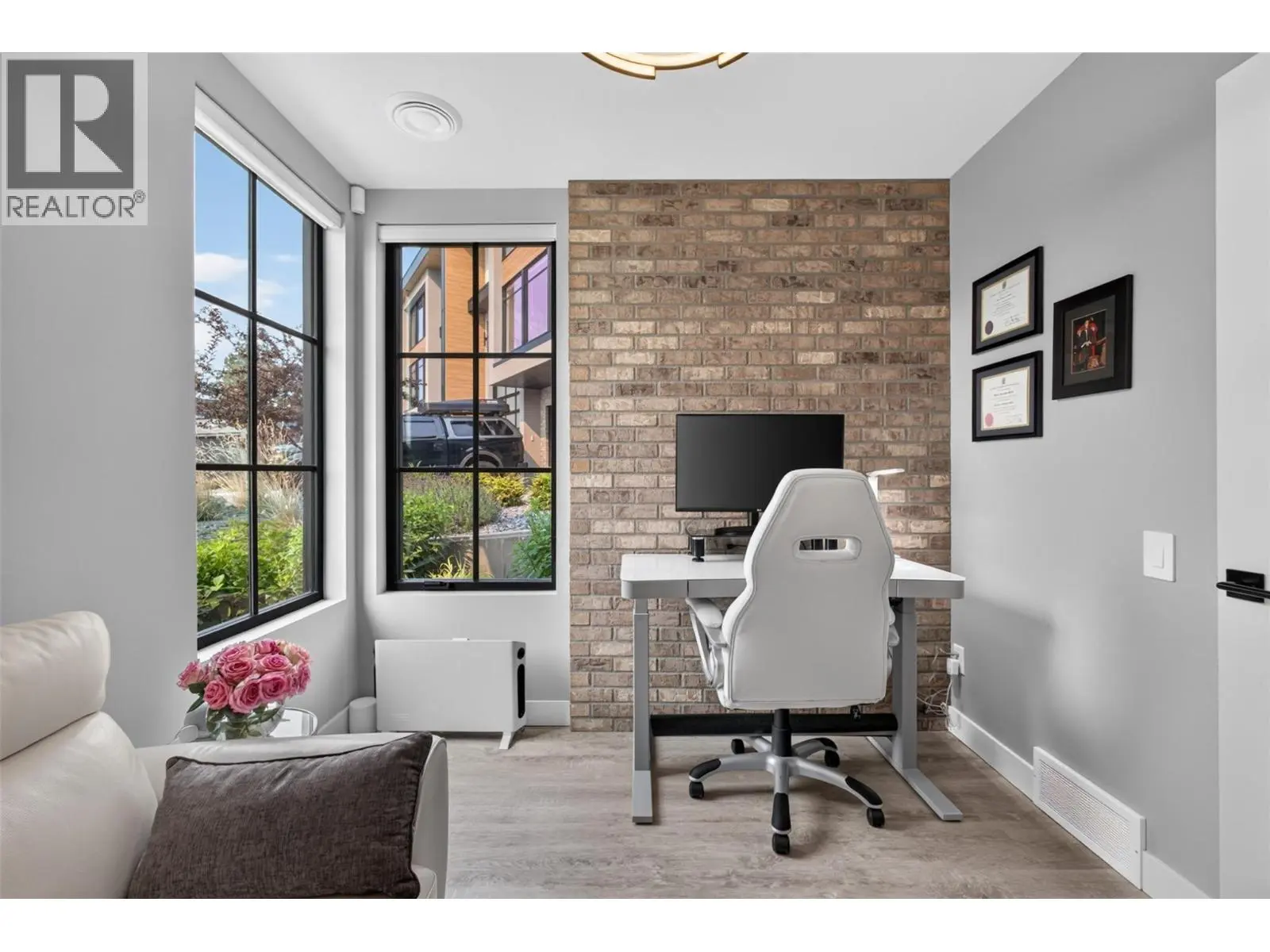 537 Hawes Court. Kelowna, British Columbia