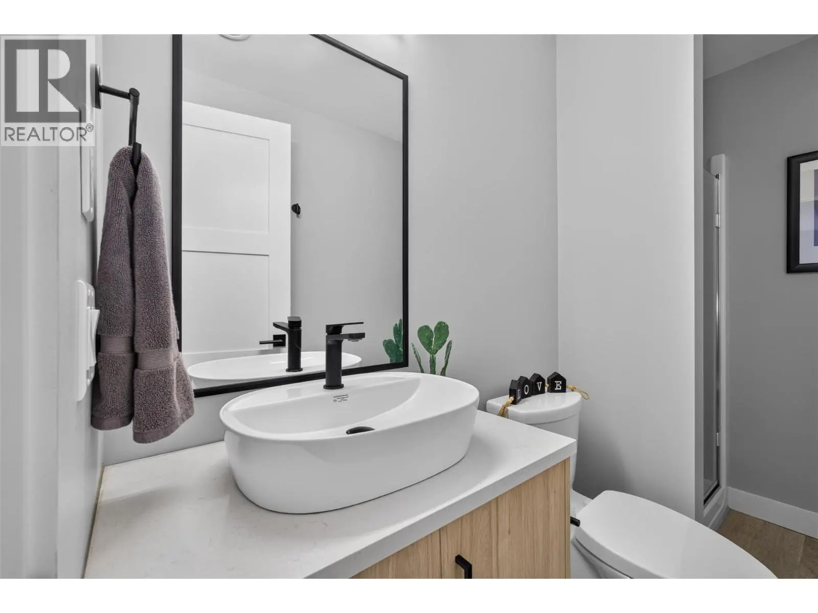 537 Hawes Court. Kelowna, British Columbia