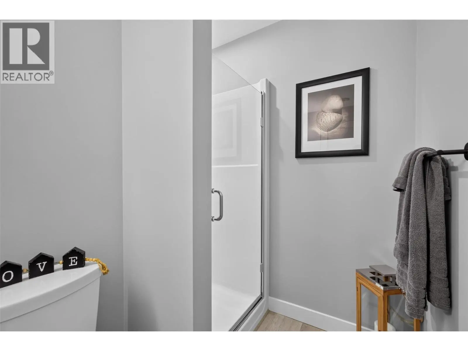 537 Hawes Court. Kelowna, British Columbia