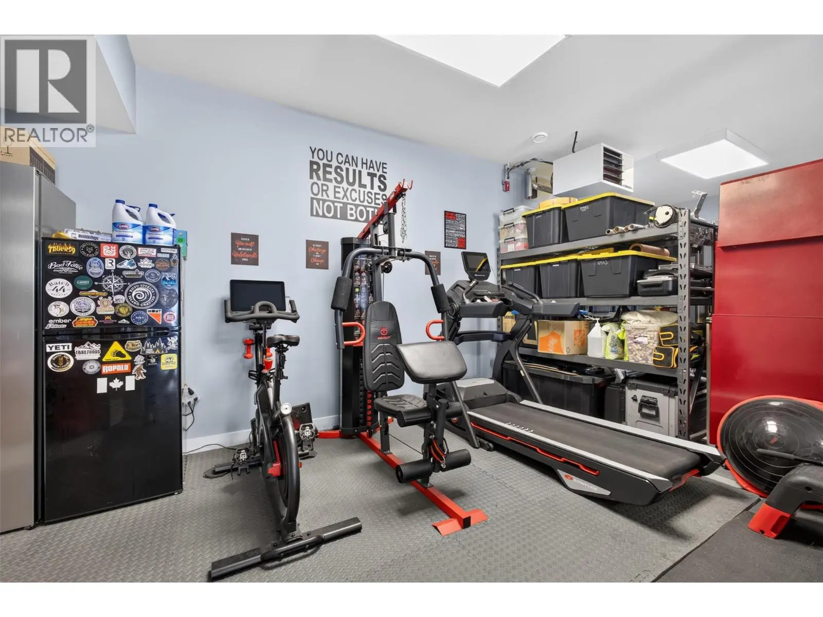 537 Hawes Court. Kelowna, British Columbia