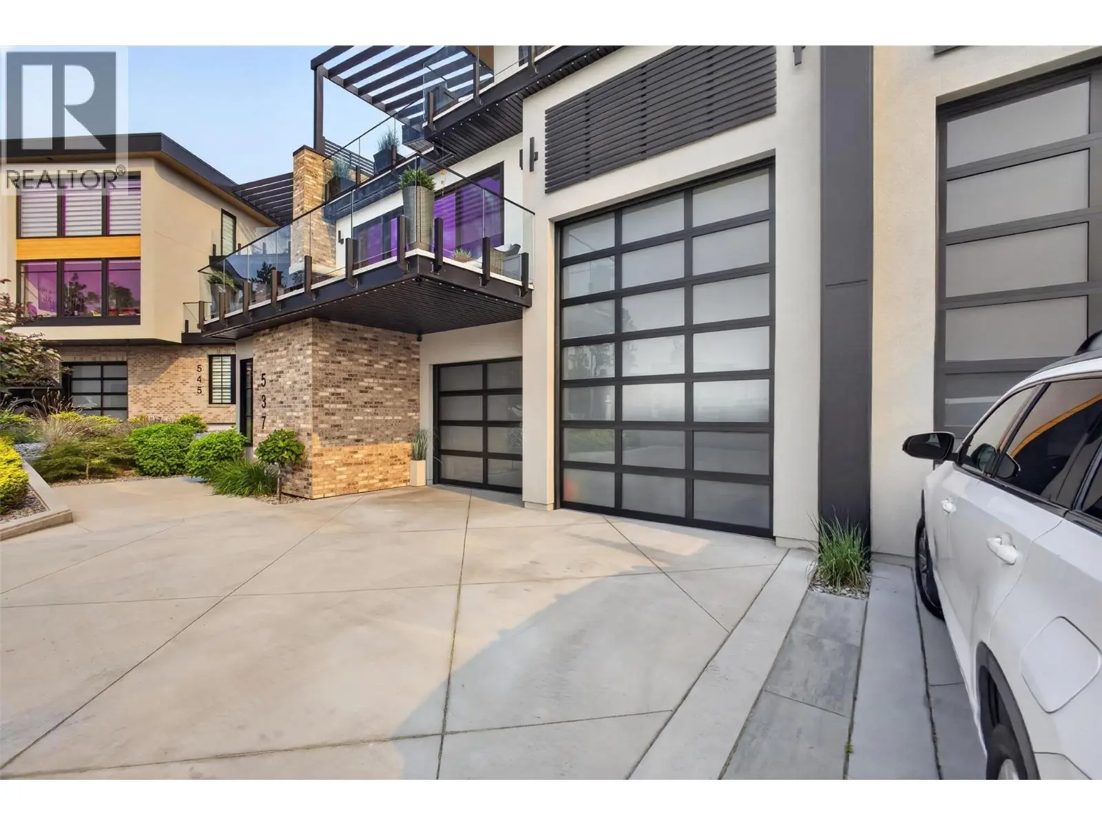 537 Hawes Court. Kelowna, British Columbia