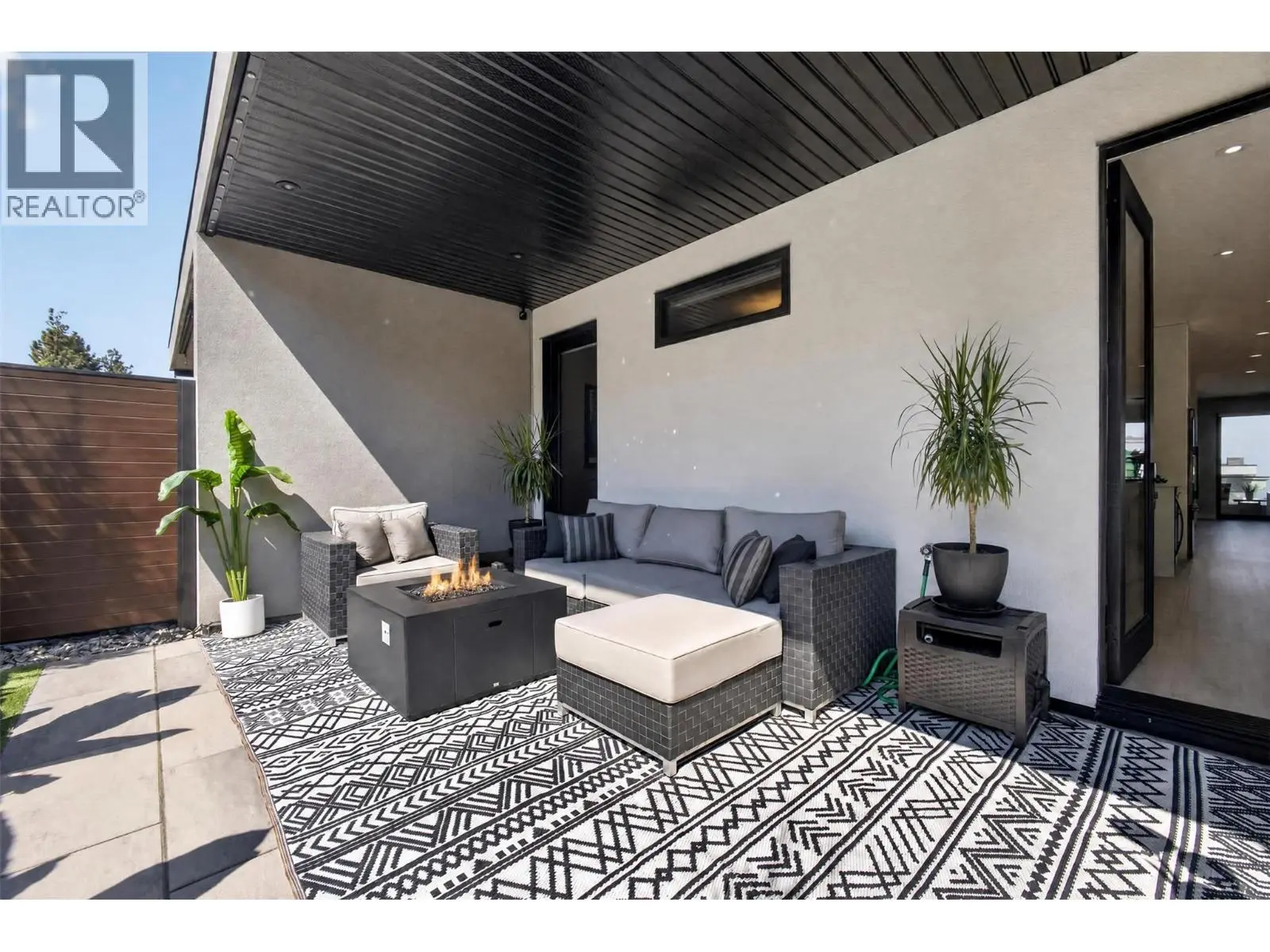 537 Hawes Court. Kelowna, British Columbia