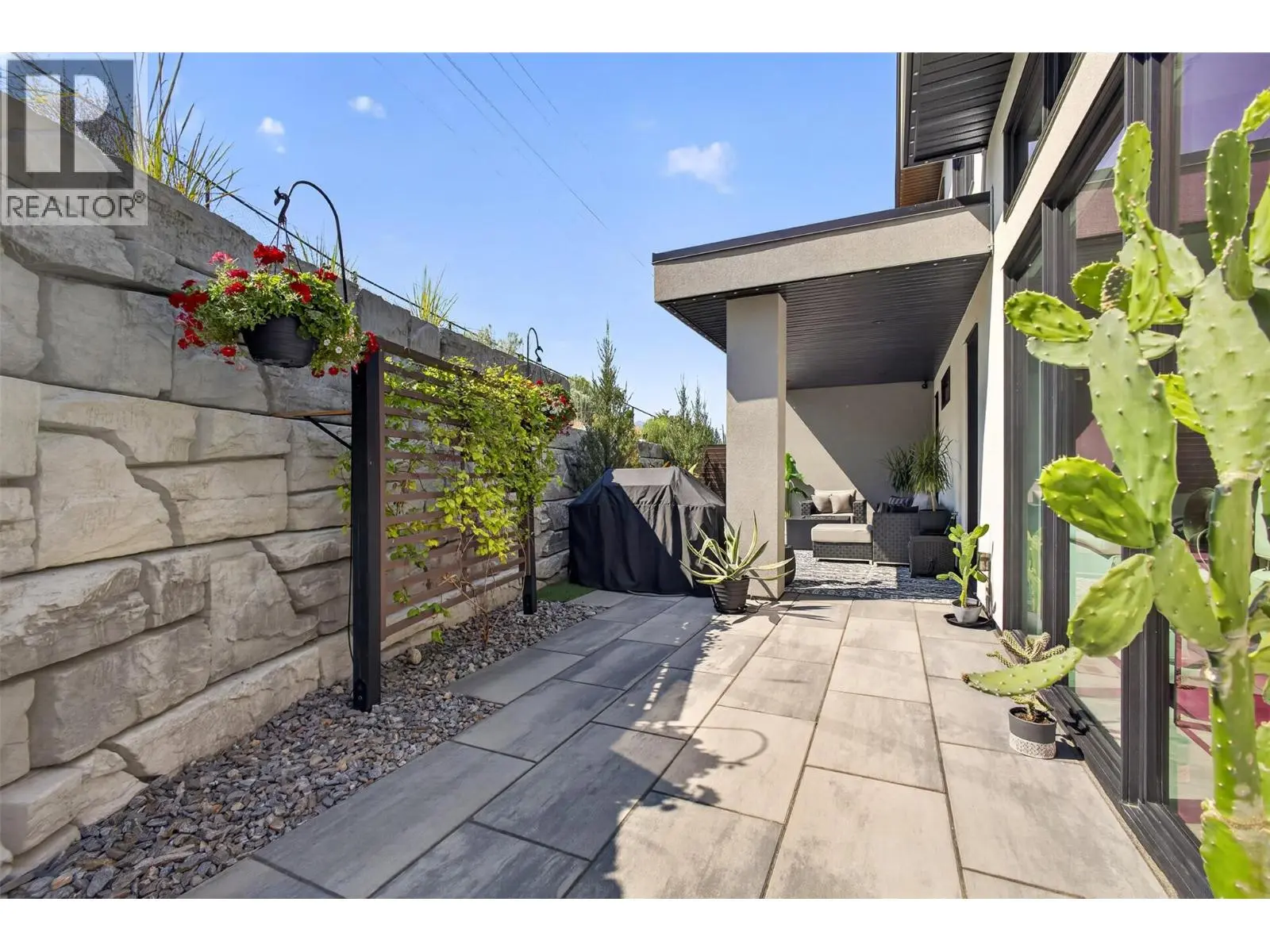 537 Hawes Court. Kelowna, British Columbia