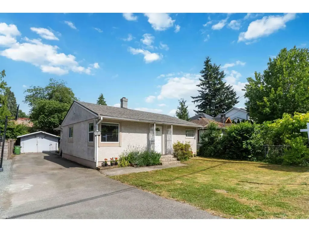 2304 Mouldstade Road, Abbotsford