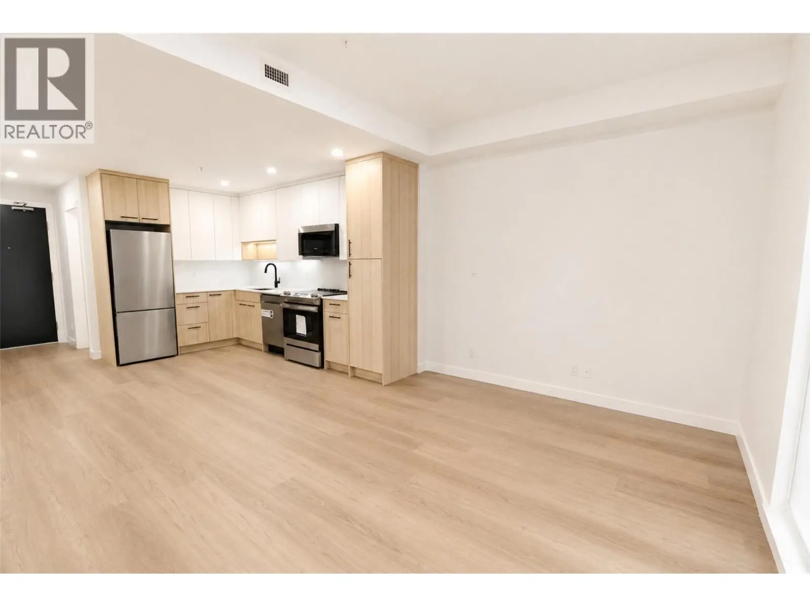 1380 Pridham Avenue Unit# 409. Kelowna, British Columbia