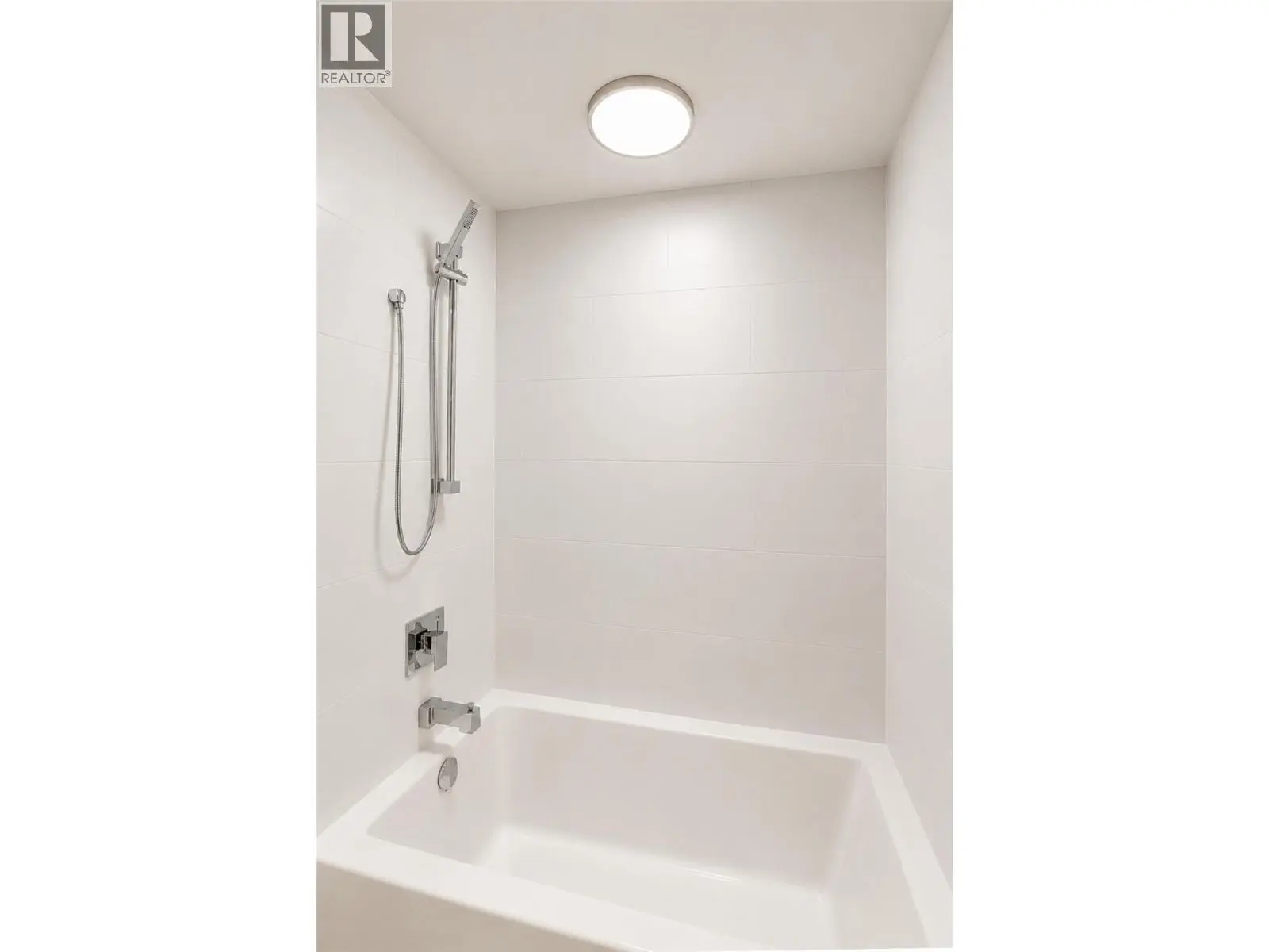 1380 Pridham Avenue Unit# 201. Kelowna, British Columbia