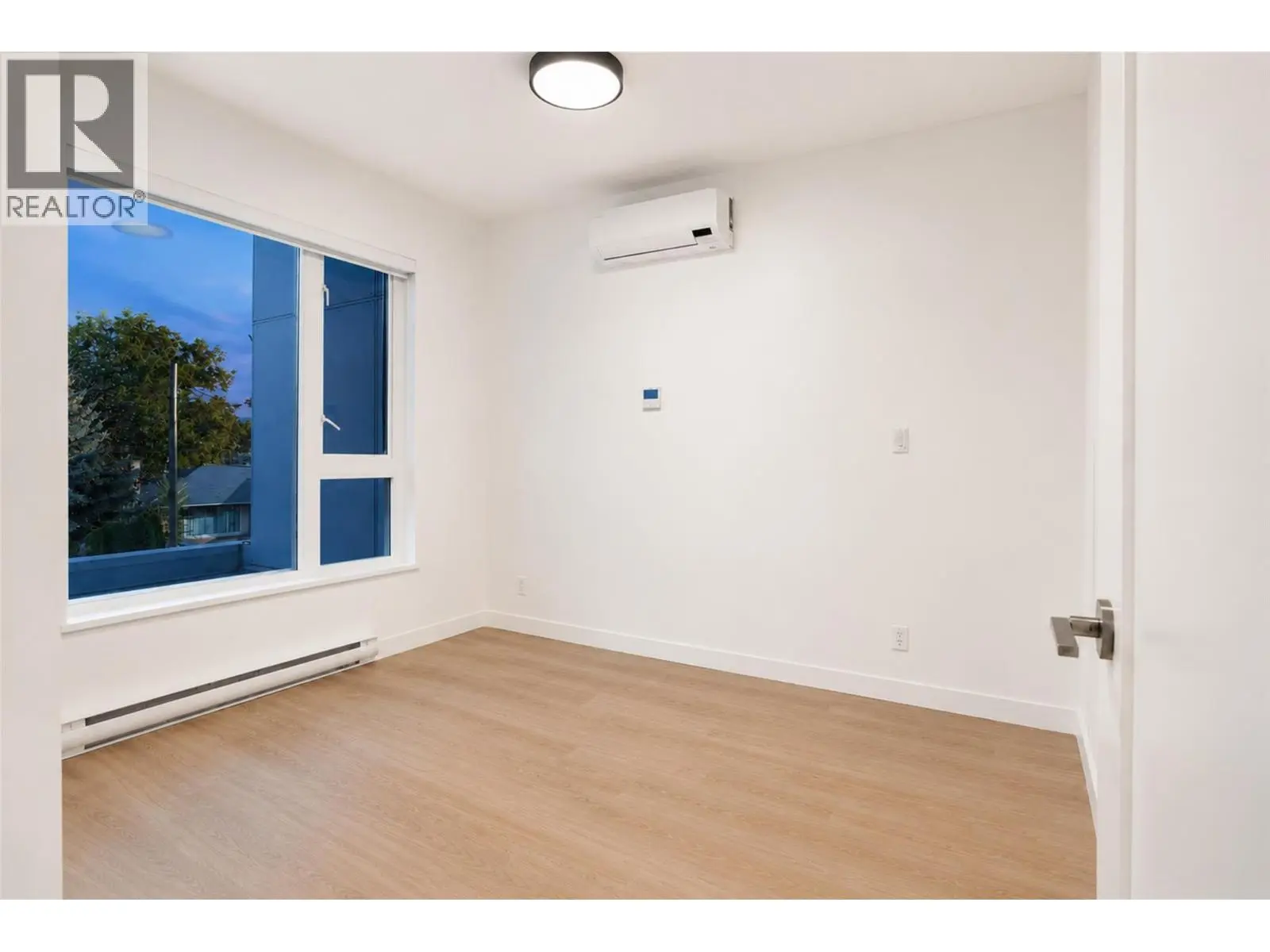 1380 Pridham Avenue Unit# 201. Kelowna, British Columbia