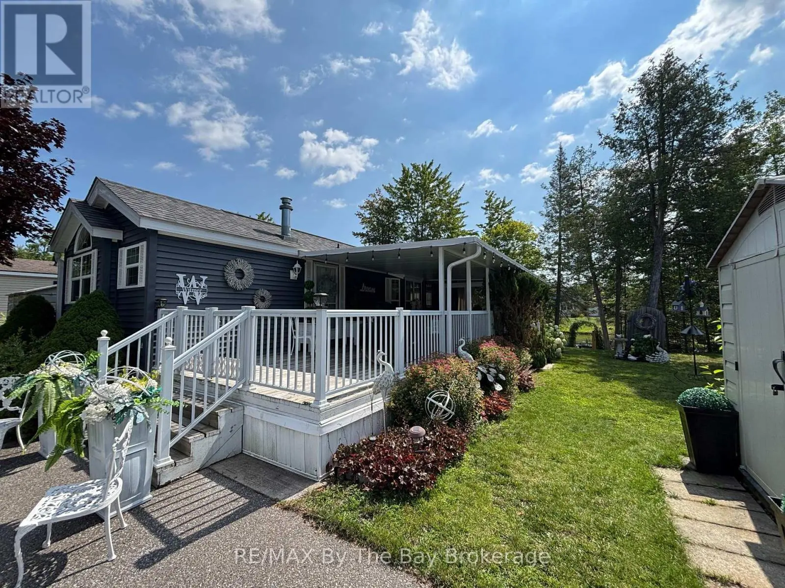 9 White Pines Trail, Wasaga Beach