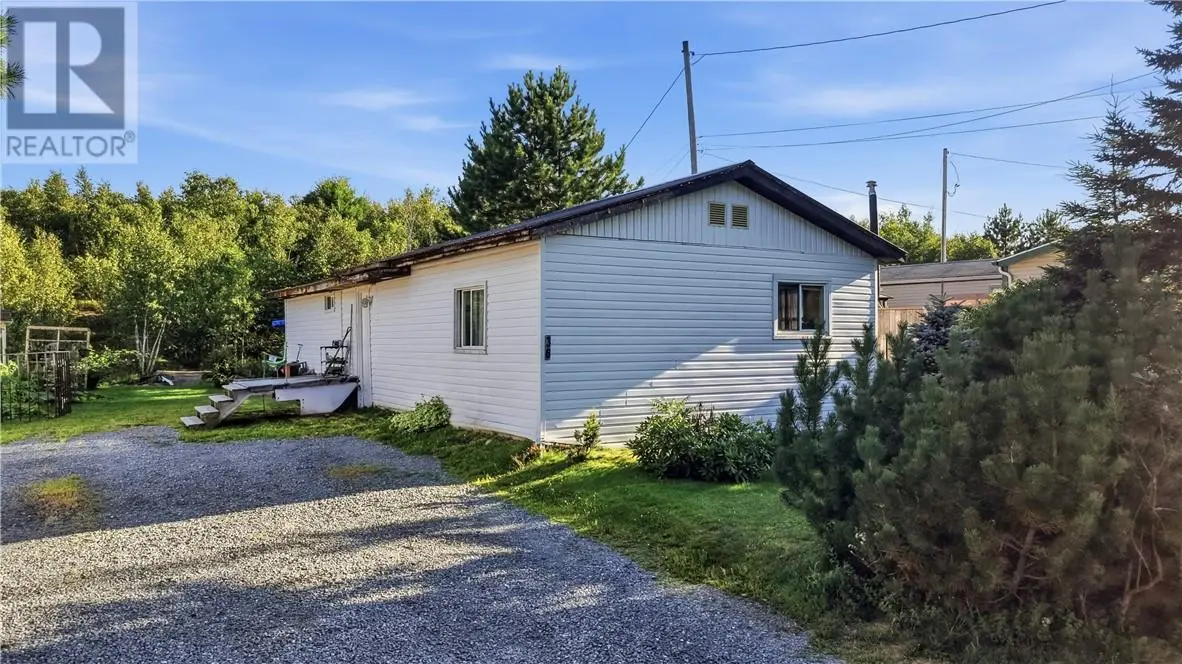 36 Dryden Road E, Wahnapitae