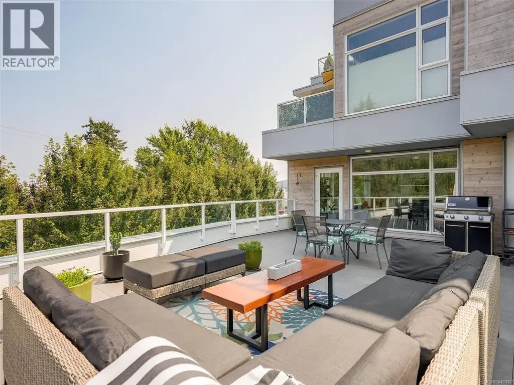 M102 5118 Cordova Bay Rd, Saanich