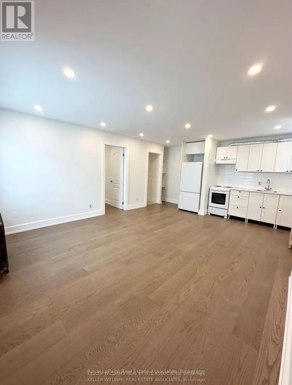 4 - 237 Lakeshore Road E, Mississauga (Port Credit)