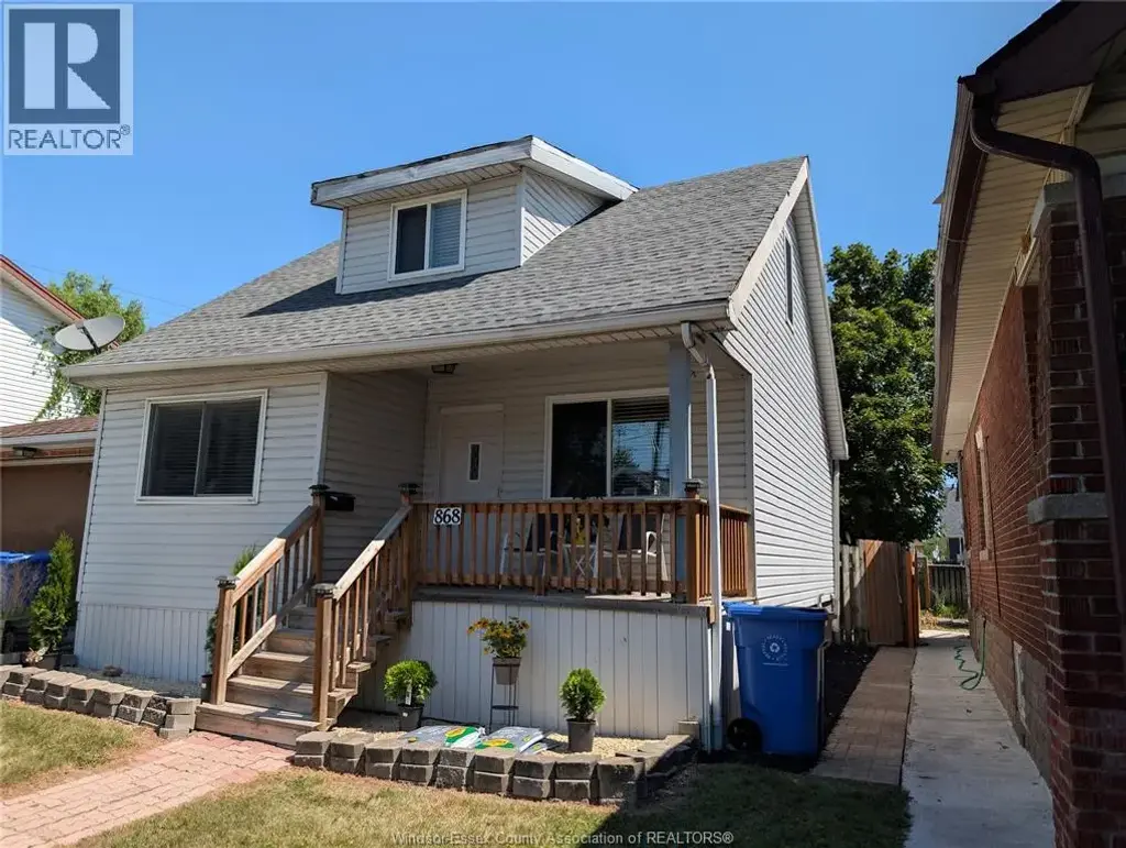 868 Elm, Windsor