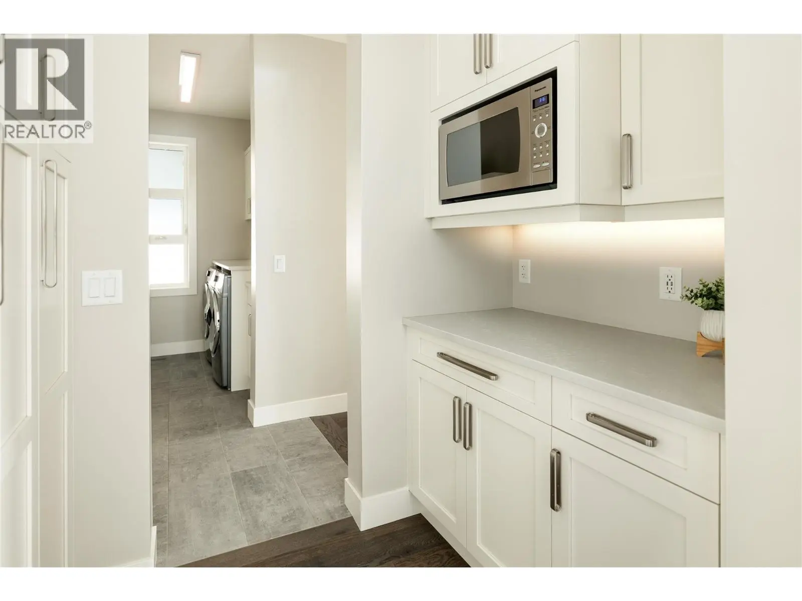 3320 Acacia Lane. Kelowna, British Columbia