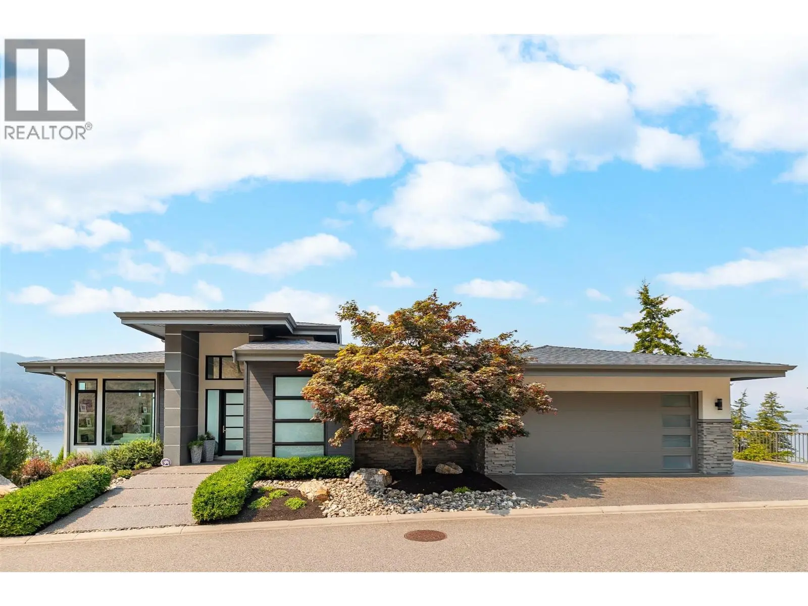 3320 Acacia Lane. Kelowna, British Columbia