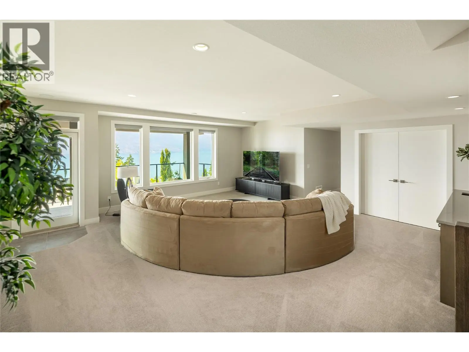 3320 Acacia Lane. Kelowna, British Columbia