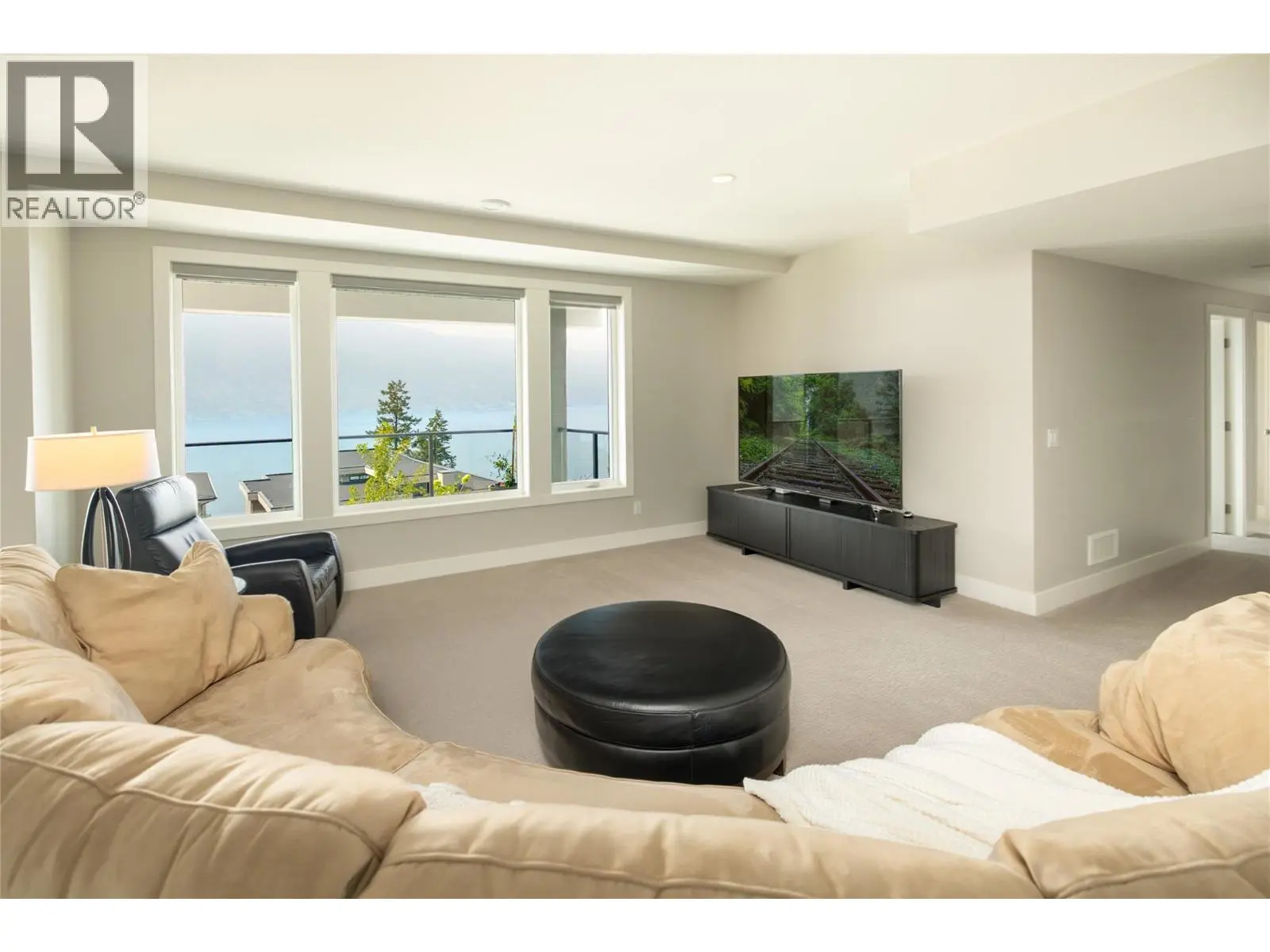 3320 Acacia Lane. Kelowna, British Columbia