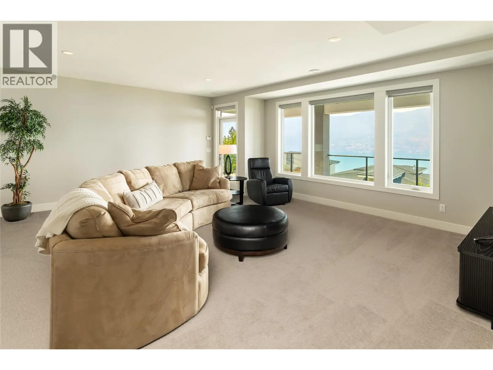 3320 Acacia Lane. Kelowna, British Columbia