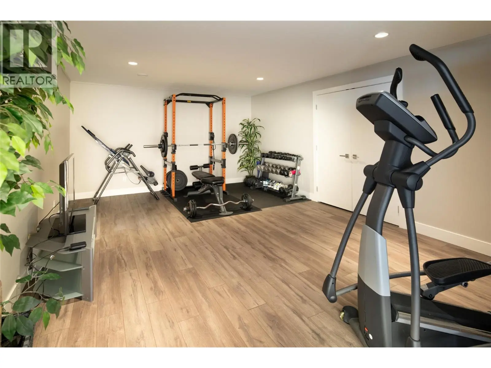 3320 Acacia Lane. Kelowna, British Columbia