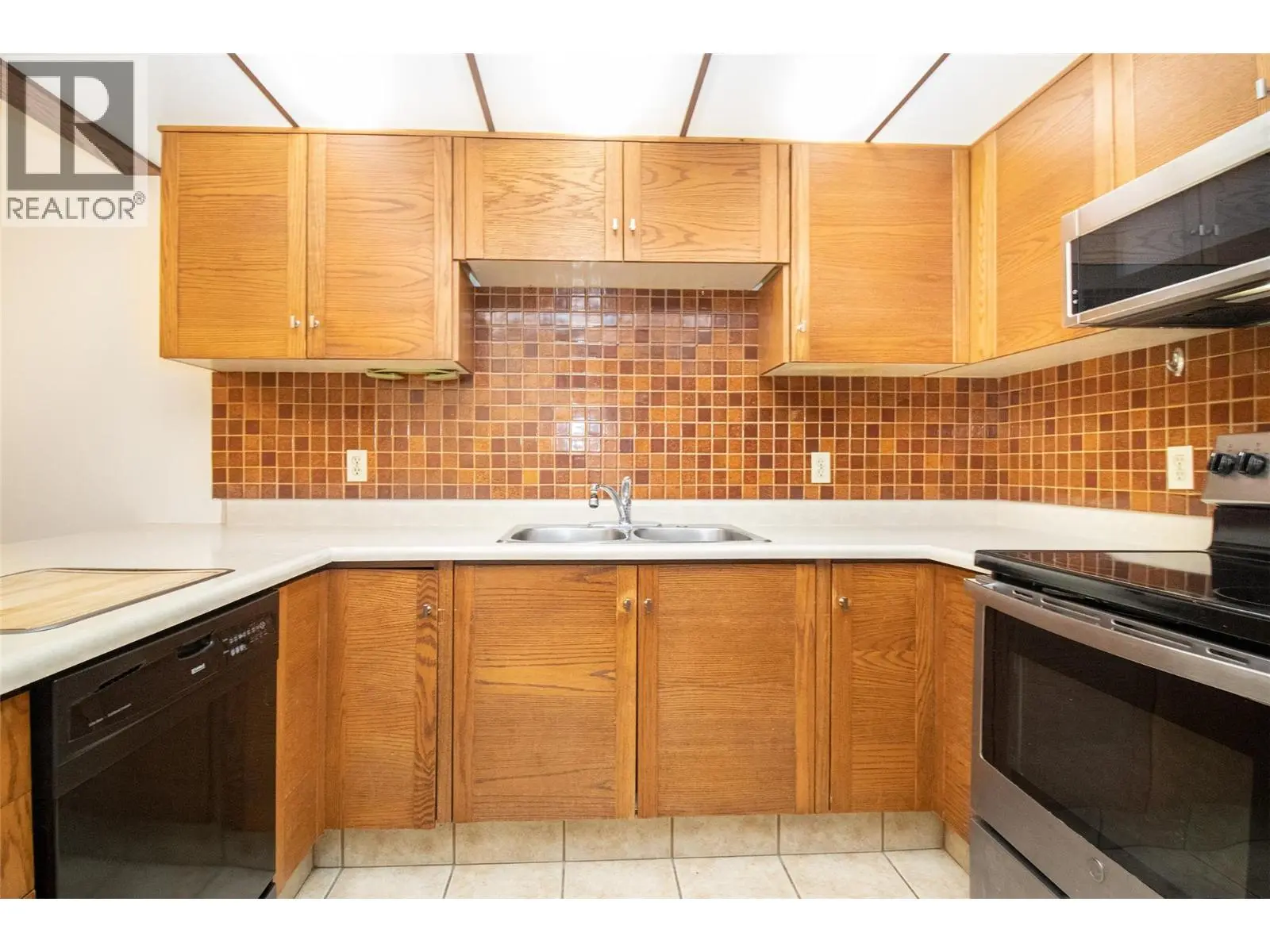 1075 Bernard Avenue Unit# 303. Kelowna, British Columbia