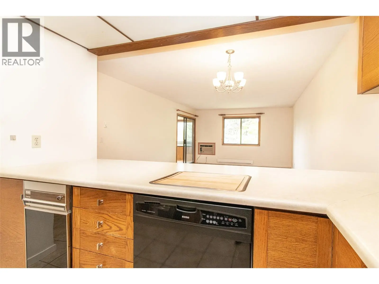 1075 Bernard Avenue Unit# 303. Kelowna, British Columbia